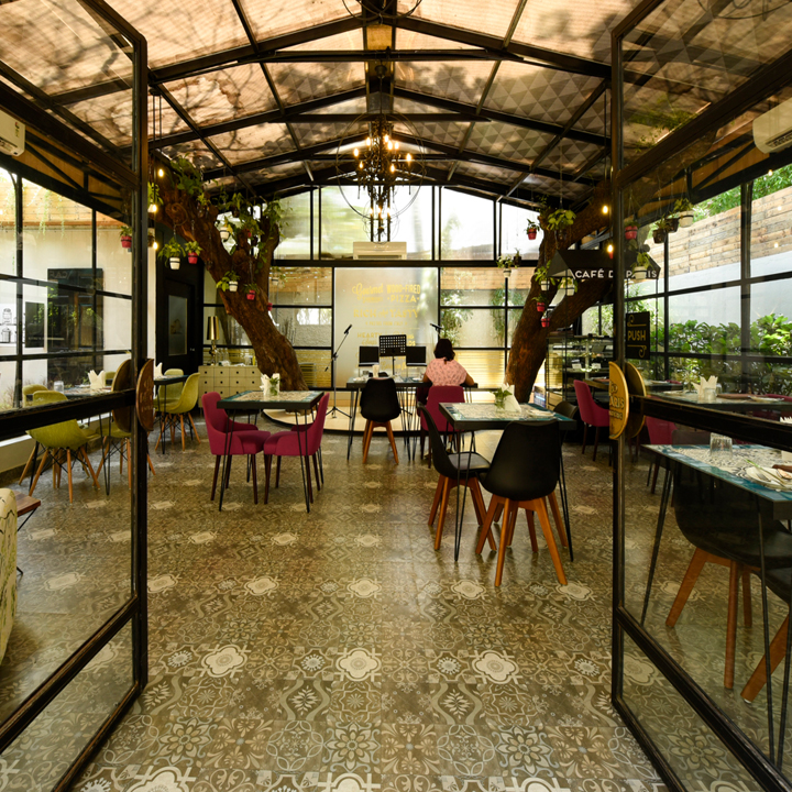 CAFE DE PARIS